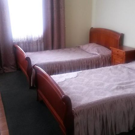 Marlen Hotel Ρίβνε Εξωτερικό φωτογραφία