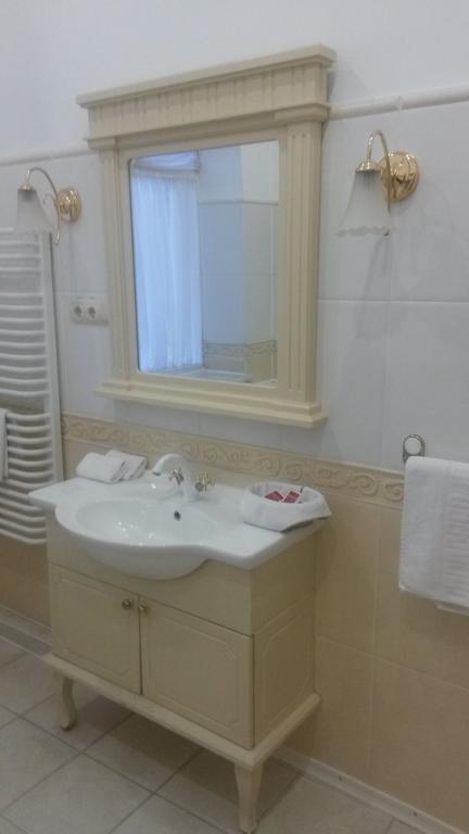 Marlen Hotel Ρίβνε Δωμάτιο φωτογραφία